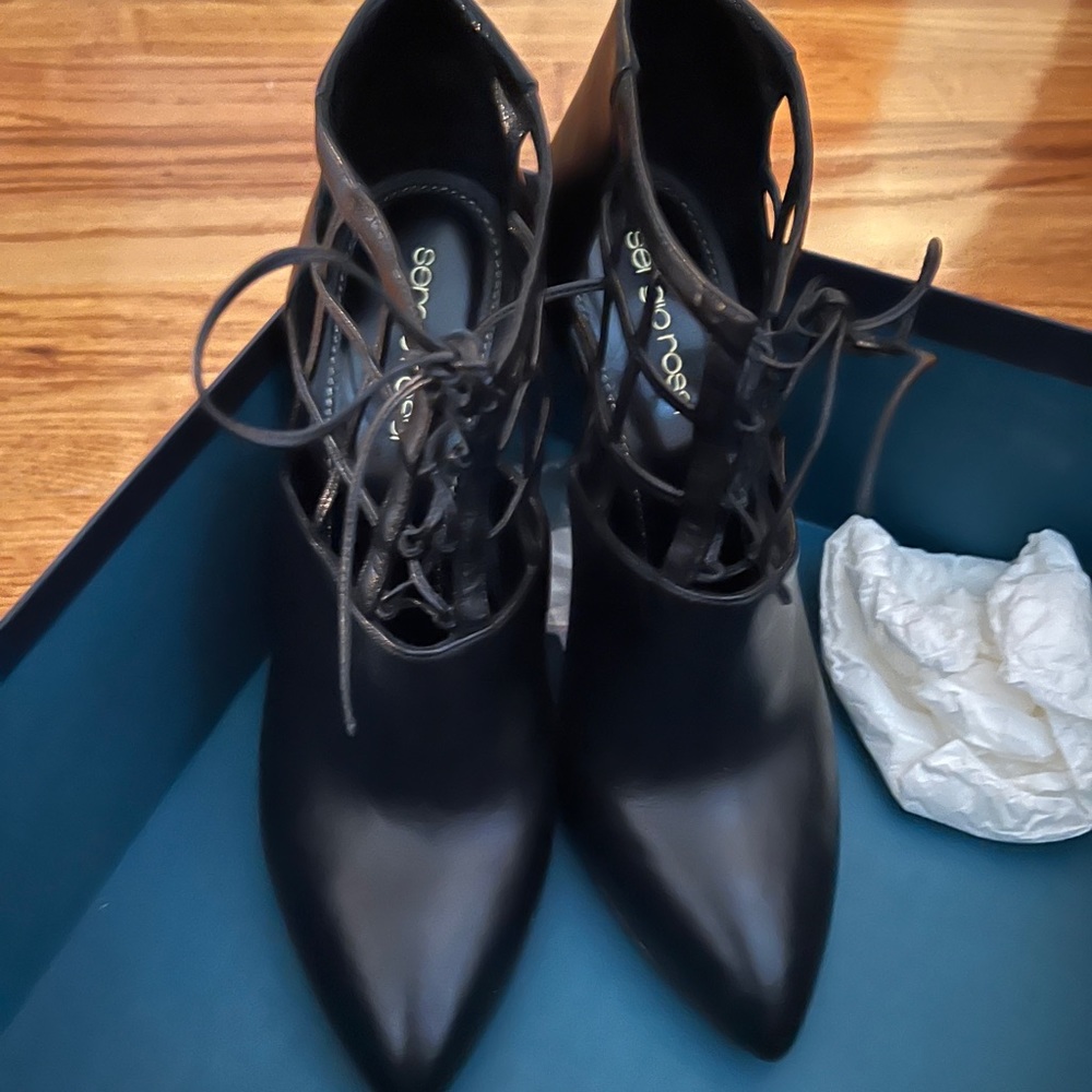 SERGIO ROSSI SIZE 38 lace up pumps, NIB - Picture 2 of 3